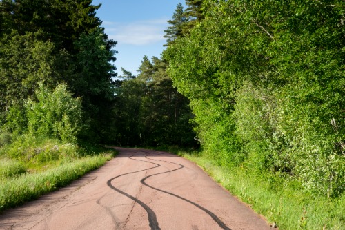 Åland röda vägar däckspår