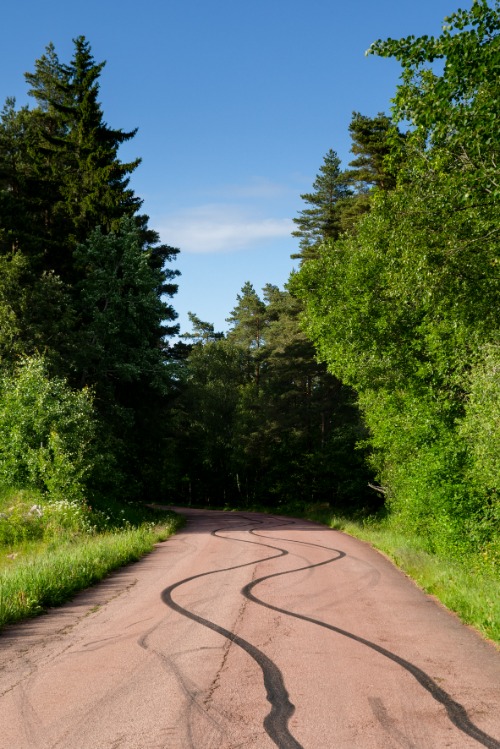 Åland röda vägar däckspår
