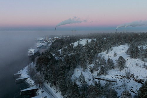 Västra hamnen i vinterskrud