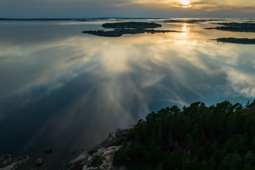 Vindstilla kväll i Lemlands skärgård