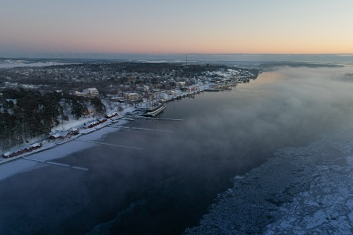 Västra hamnen i vinterskrud