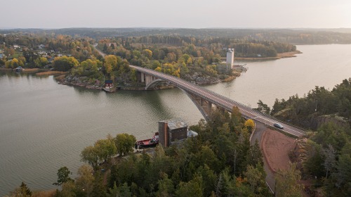 Utsikt över färjsundsbron