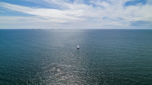 Segelbåt vid Rödhamn