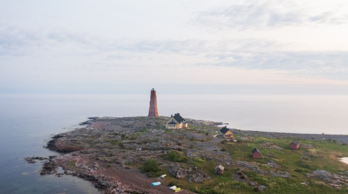 Lågskärs fyr i morgondis