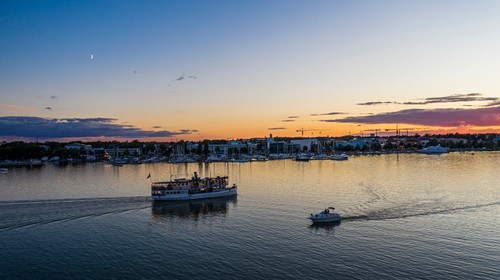 Sunnan II i solnedgång